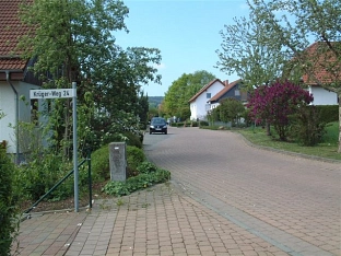 Am Eichenstieg in Gillersheim Am Eichenstieg in Gillersheim © Gemeinde Katlenburg-Lindau