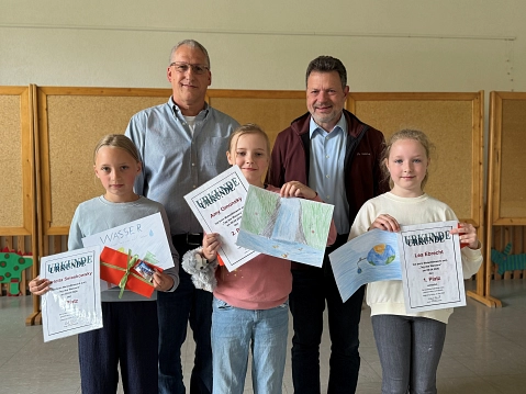 Siegerinnen Malwettbewerb "Tag des Wassers" 2026 Siegerinnen Malwettbewerb "Tag des Wassers" 2026 © Gemeinde Katlenburg-Lindau